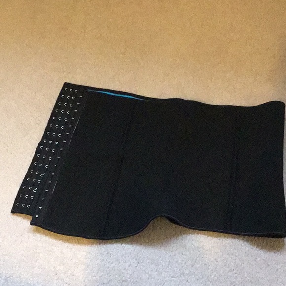 Waist Trainer - Picture 14 of 16